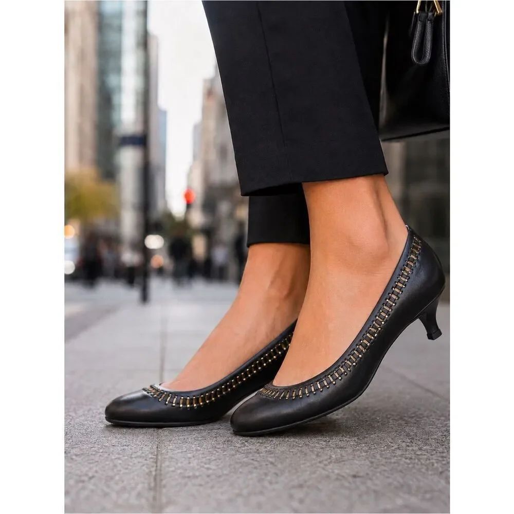 Gianni Bini Essex Heels Black with Gold Trim